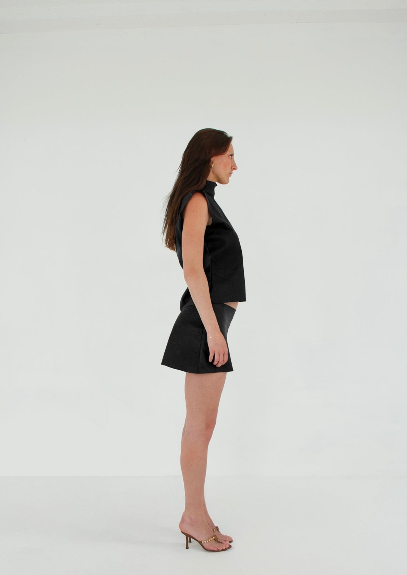 The Tunic Top and Mini Skirt Set ONYX
right leather
