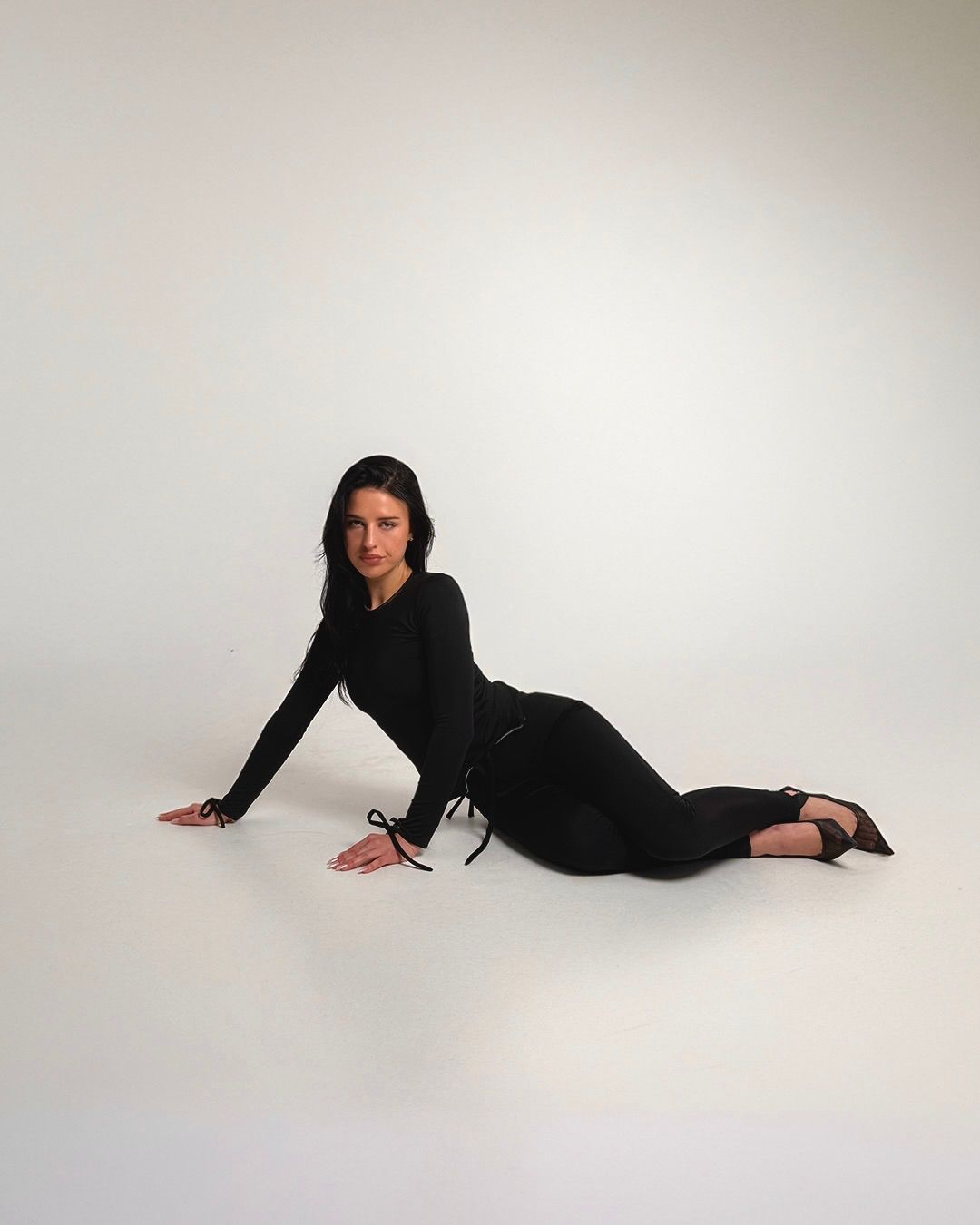 The Tied up set caviar side